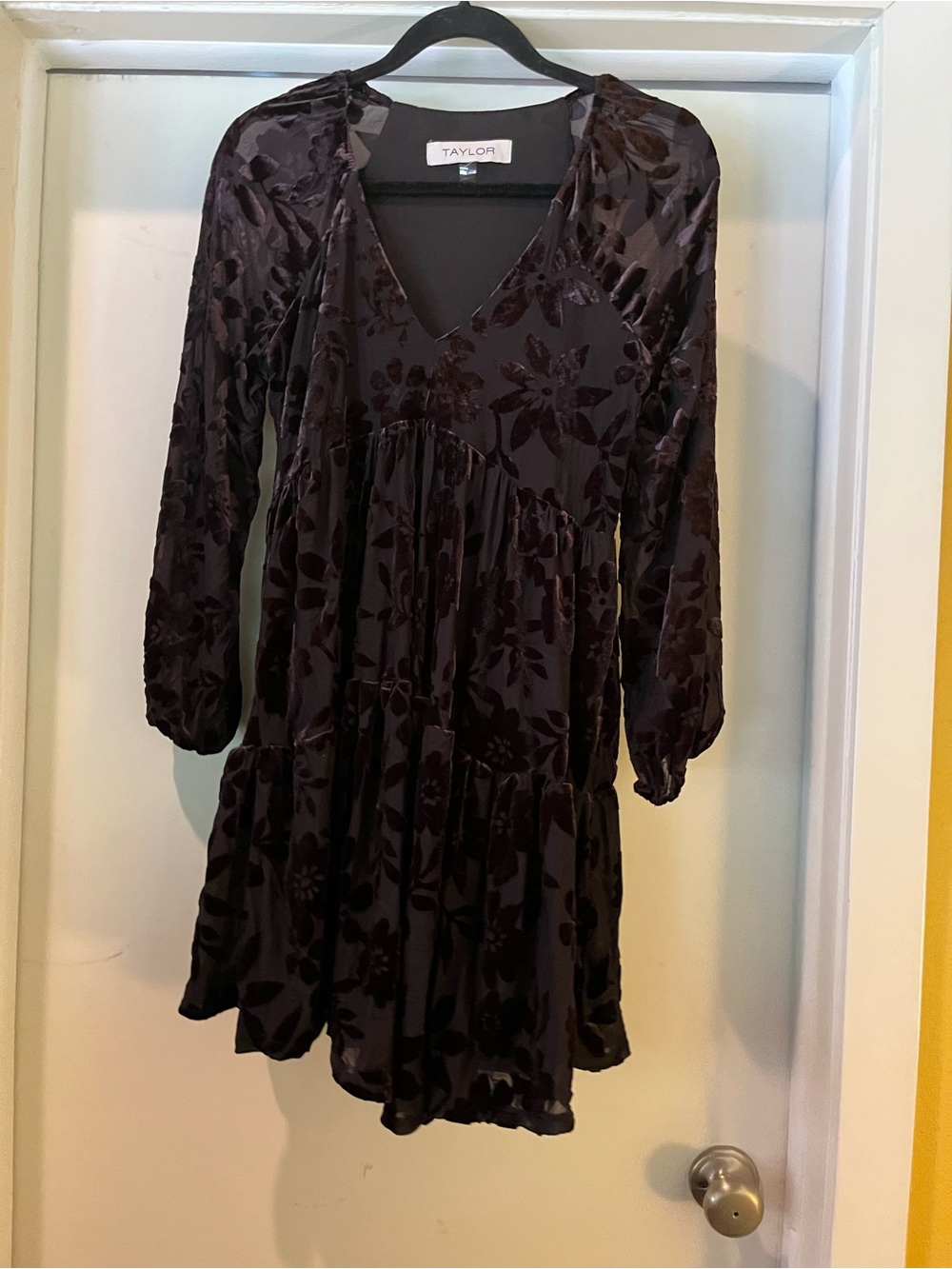 Taylor Black Velvet Burnout Floral V-Neck Tiered Long-Sleeve Dress